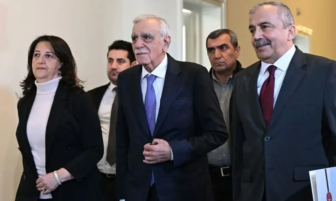 Son dakika | Abdullah Öcalan'ın PKK'ya fesih çağrısı sonrası siyasi ve ünlü isimlerden ilk açıklamalar