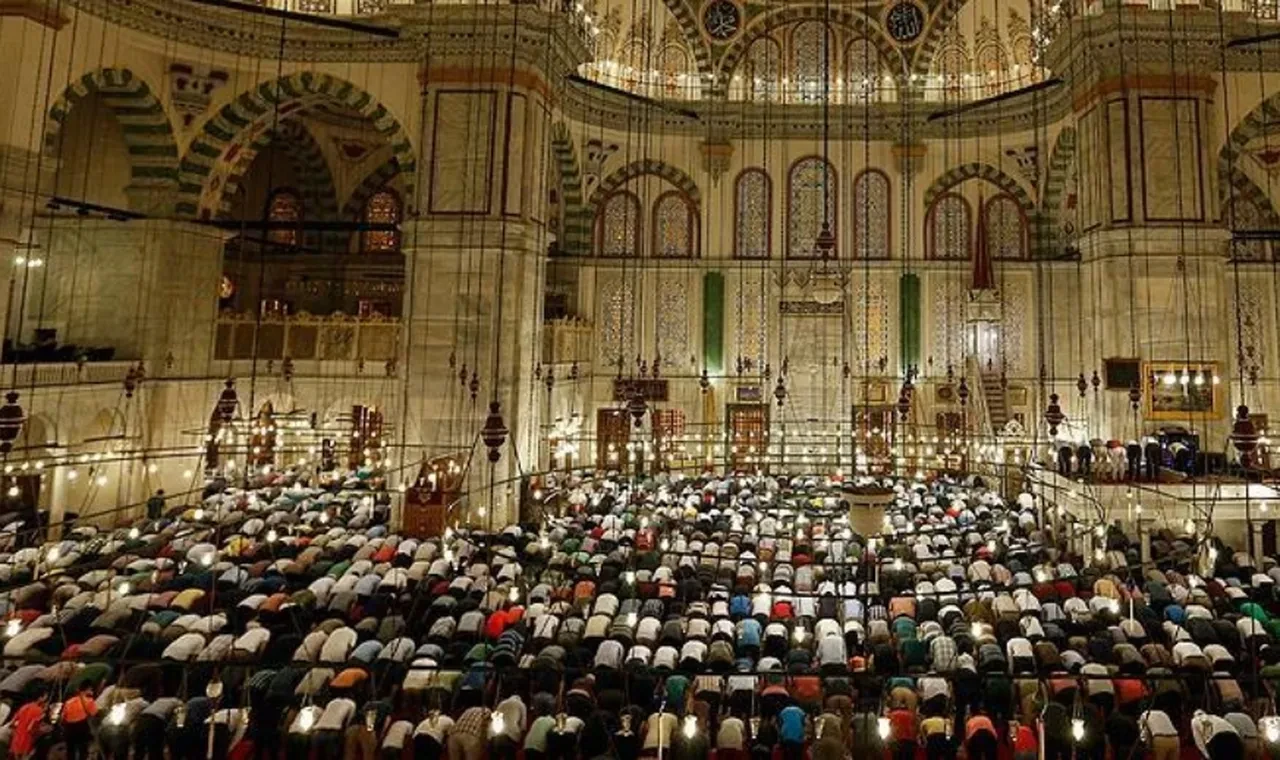 2. gün teravih namazı kılmanın fazileti nedir? Anne babanın günahları bağışlanır