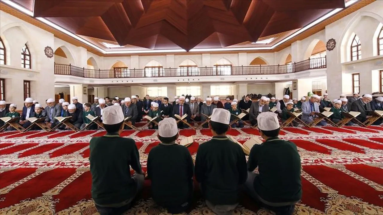 2025 Ramazan mukabelesi saat kaçta, hangi kanalda? Ramazan ayı mukabele saatleri