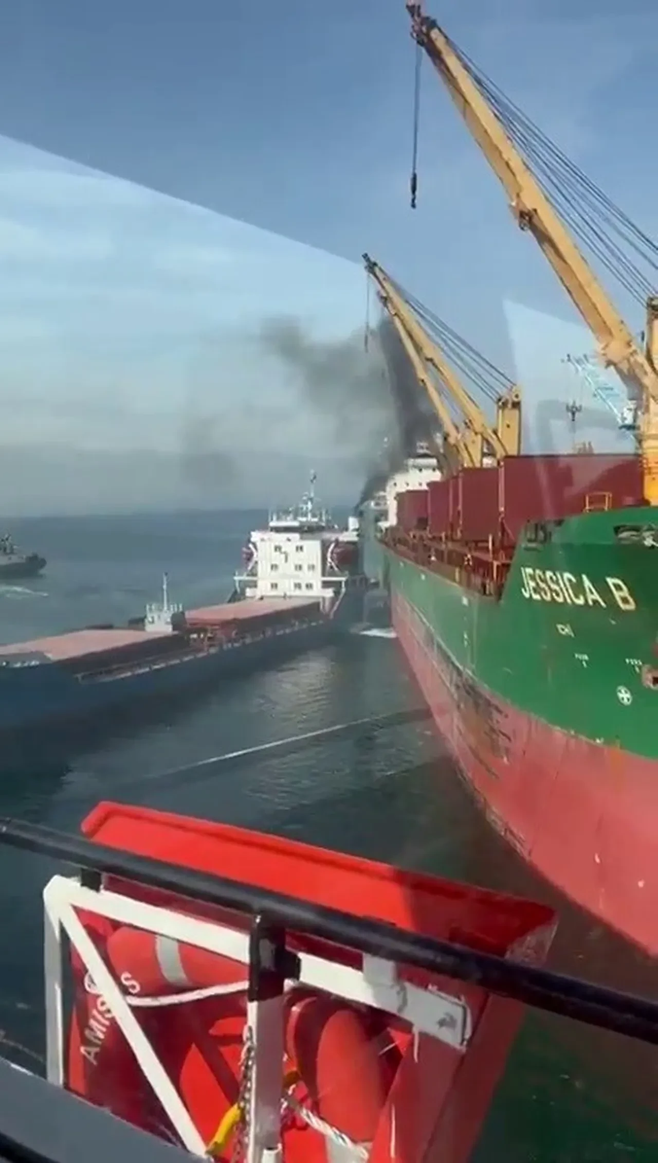 Denizde ilginç kaza: Gemi çarptı sonra yoluna devam etti