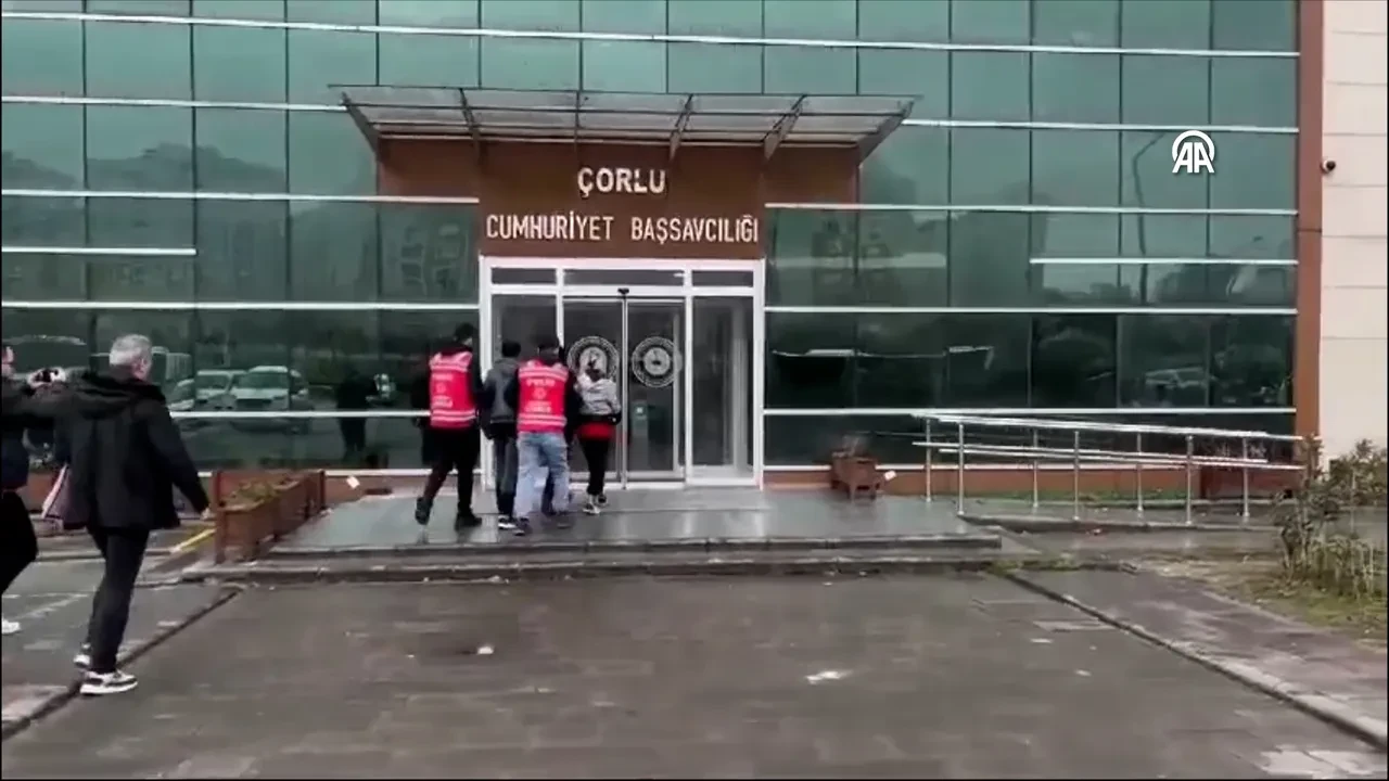 Kadın kavgasında dehşet! 14 yaşındaki çocuk, anne karnındaki bebeği öldürdü