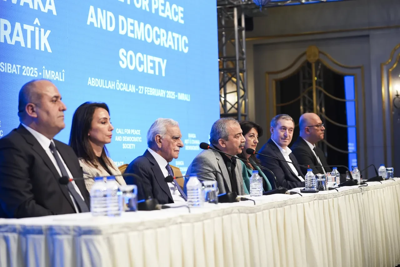 PKK çağrıya uyacak mı? DEM Parti'den dikkat çeken açıklama