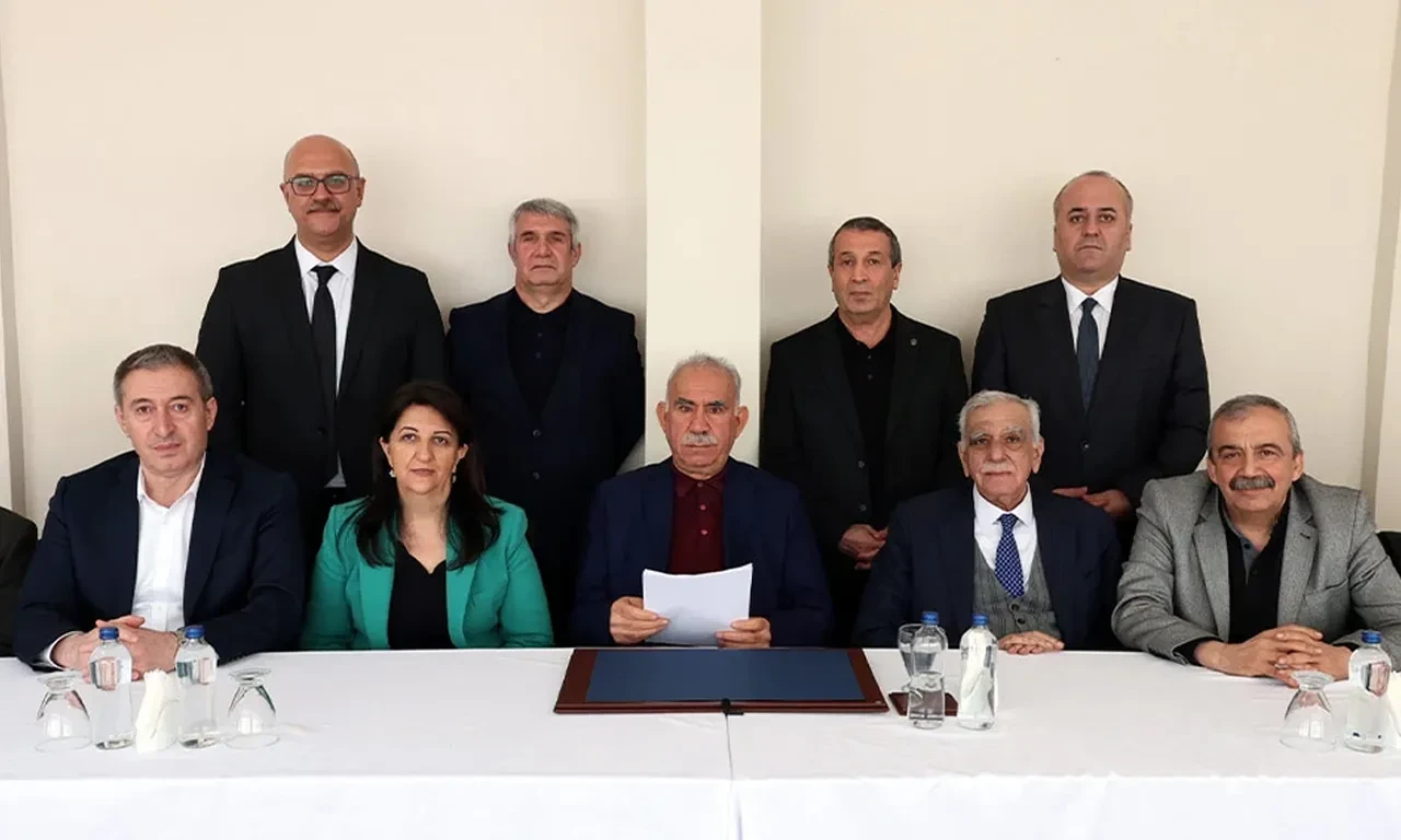 PKK çağrıya uyacak mı? DEM Parti'den dikkat çeken açıklama