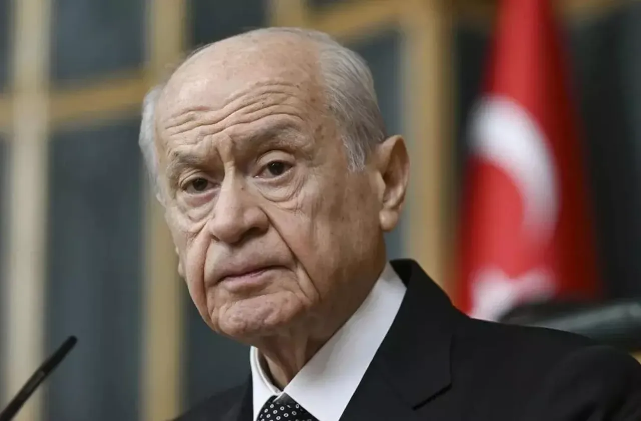 Yeniden Refah ve MHP arasında telefon krizi! Erbakan gerçekleri tek tek açıkladı