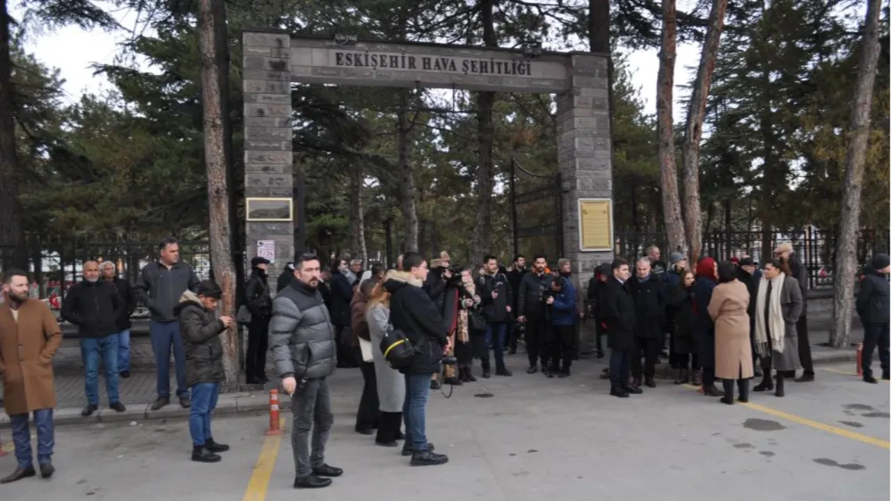  İYİ Parti Genel Başkanı Müsavat Dervişoğlu şehit ailelerinin tepkisini çekti!