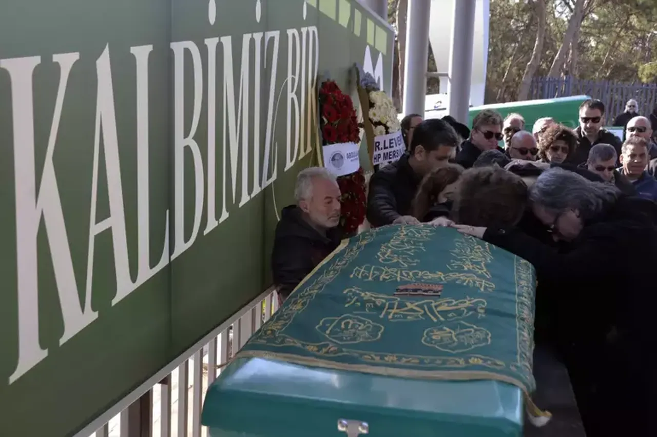 'Kemanın kraliçesi'ne acı veda! Laçin Akyol gözyaşlarıyla uğurlandı