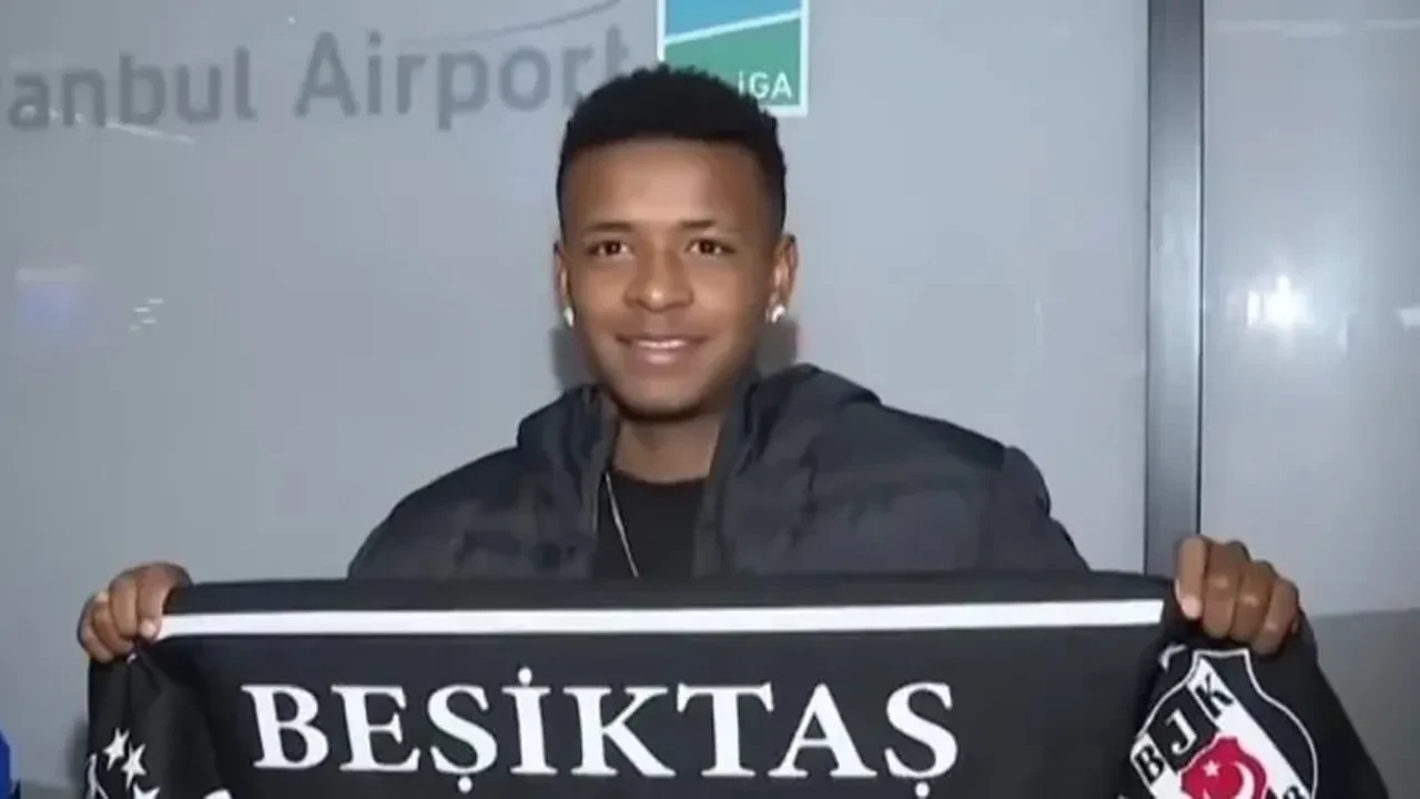 Beşiktaş ilk transfer operasyonunu yaptı! Yeni yıldız İstanbul'a geldi