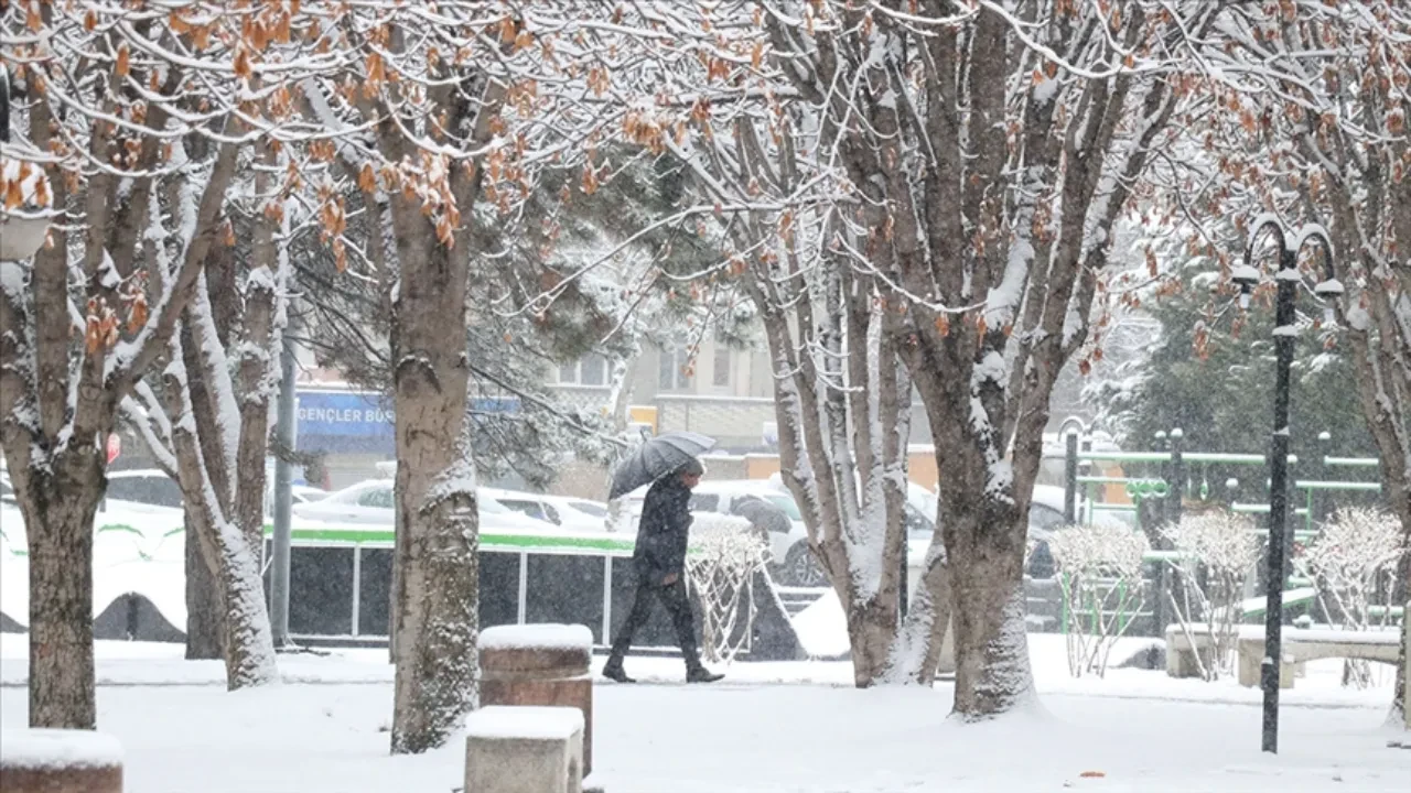 Kocaeli, Kayseri, Malatya yarın okullar tatil mi? Valilikten 10 Şubat Pazartesi günü kar tatili açıklaması bekleniyor