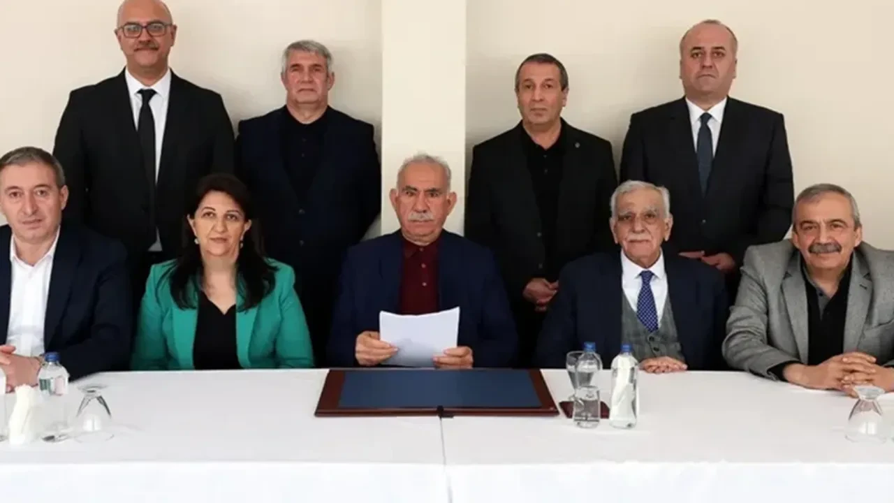 Kandil'den teröristbaşı Öcalan'ın çağrısına cevap! 'Ateşkes ilan ediyoruz'