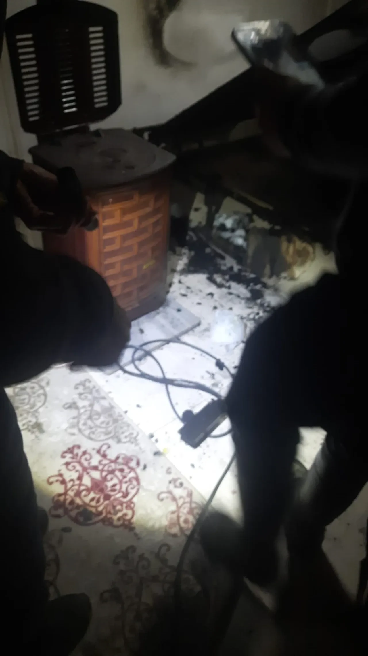 Uzatma kablosu faciası! Aşırı ısınıp yangın çıkardı