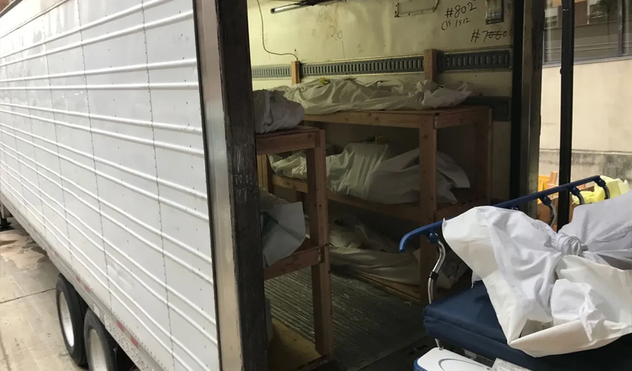 Yüzlerce ceset aylarca çürümeye terk edildi: 'Morgda devleti bekliyorlar'