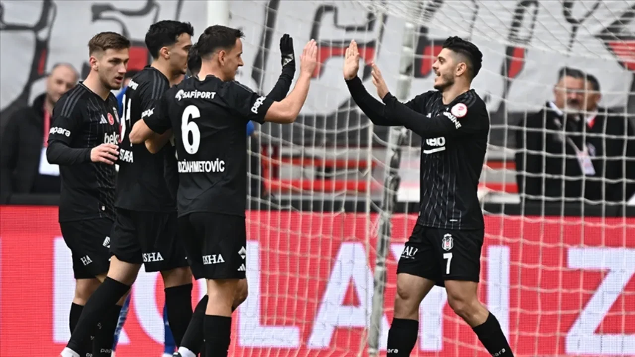 Beşiktaş Gaziantep FK maçında kimler eksik, sakat, cezalı? Beşiktaş kart sınırındaki oyuncuların listesi