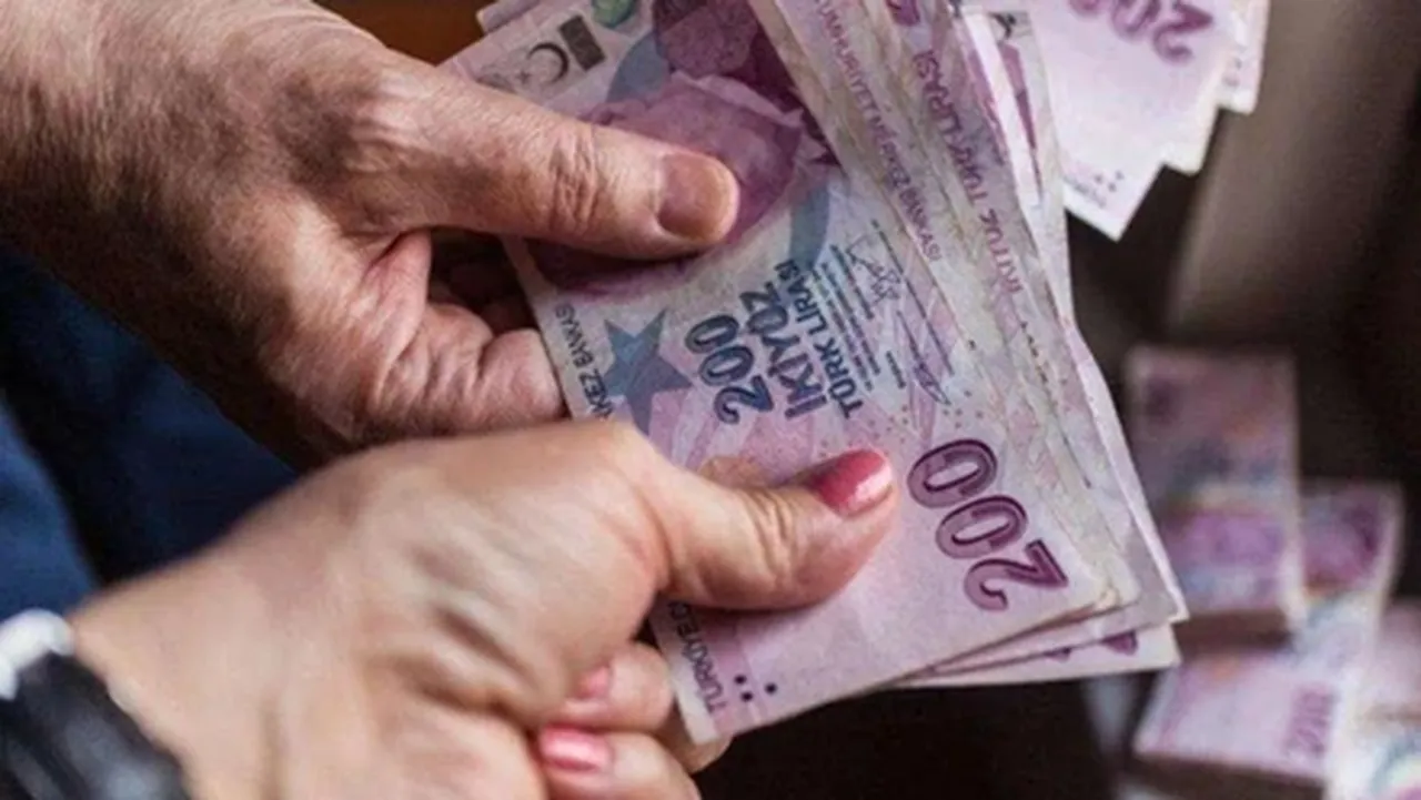 Emekli bayram ikramiyesi için zam beklentisi! Emin Yılmaz kötü haberi verdi: Bayramdan sonraya kalabilir