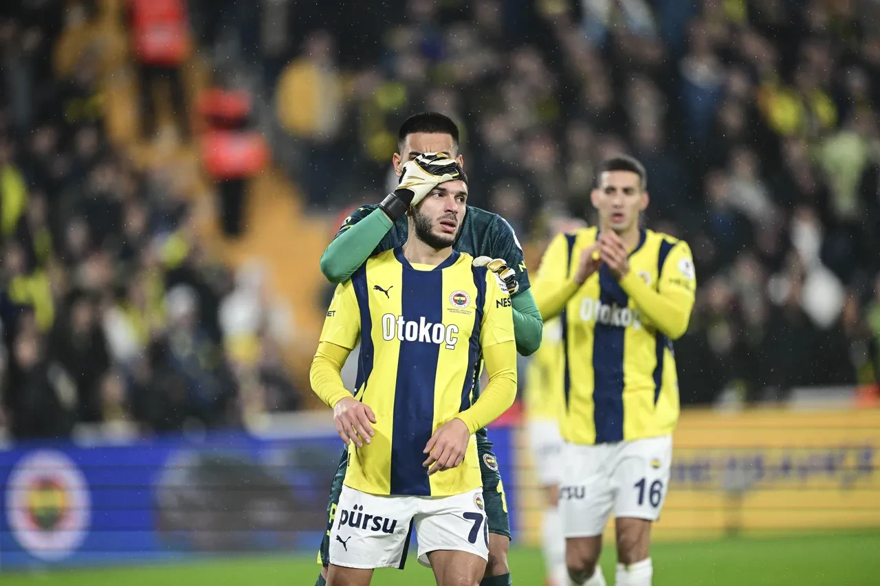Fenerbahçe, Galatasaray'ın elinden kapmıştı! Şimdi 3 dev peşinde, fiyatı 2,5 kat arttı