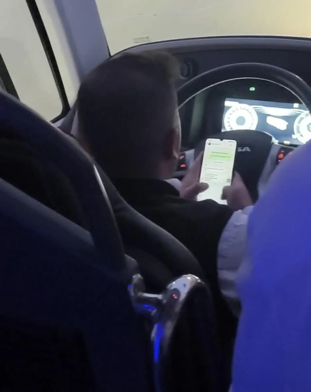 Onlarca kişinin canını hiçe saydı! Yolcu otobüsünde skandal görüntü