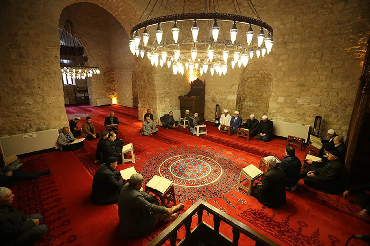 Televizyonda hangi kanalda mukabele var, saat kaçta? Ramazan ayı boyunca devam edecek