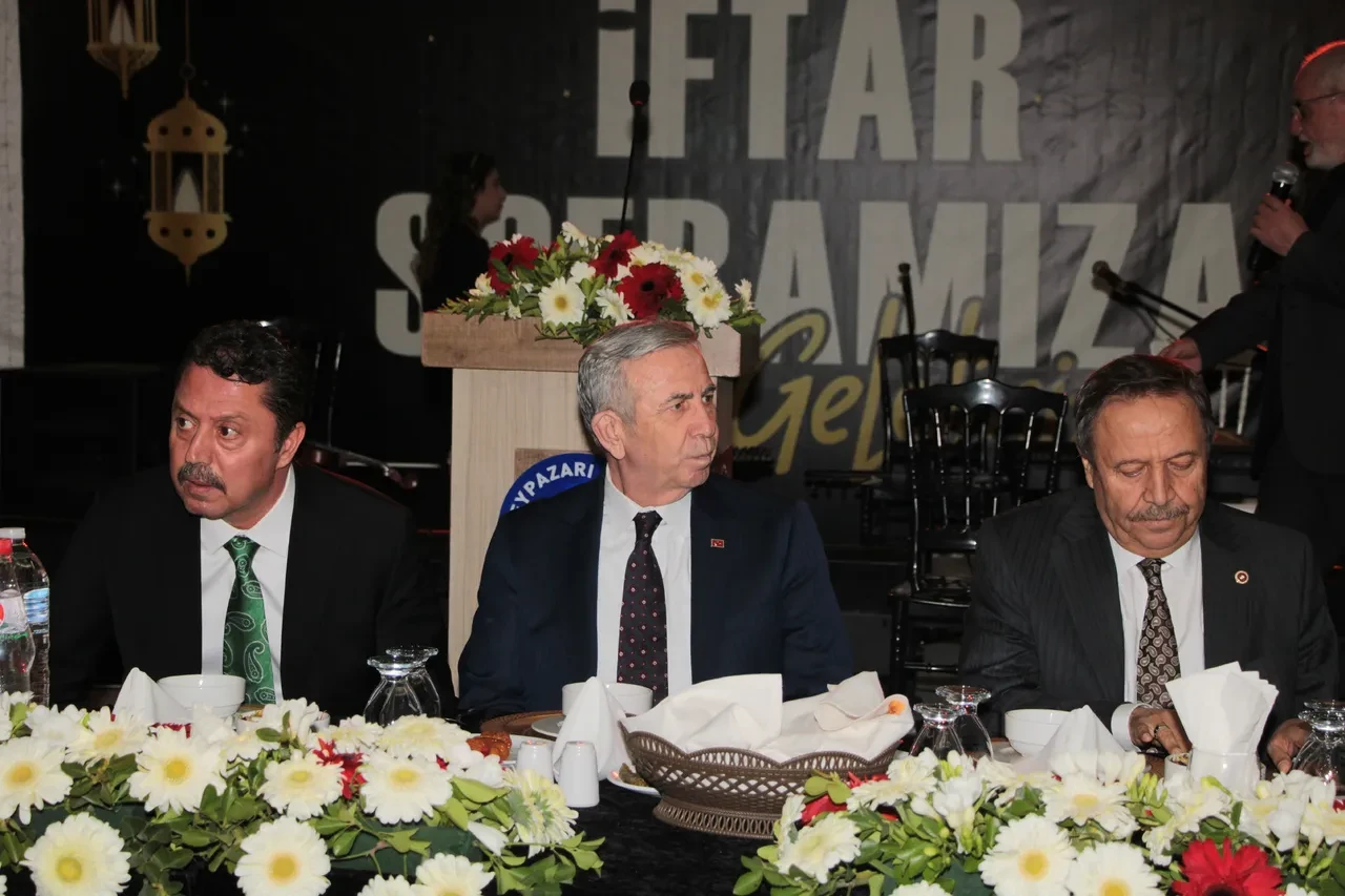 İmamoğlu sahaya indi, Yavaş'tan mesaj gecikmedi! 'Henüz günü belli olmayan seçim için...'