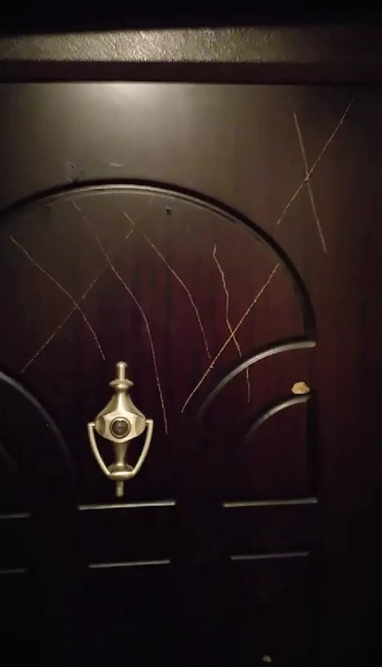 İstanbul'da komşu dehşeti! Kapısının önüne mermi bıraktı: 'Senin kanını dökeceğim'