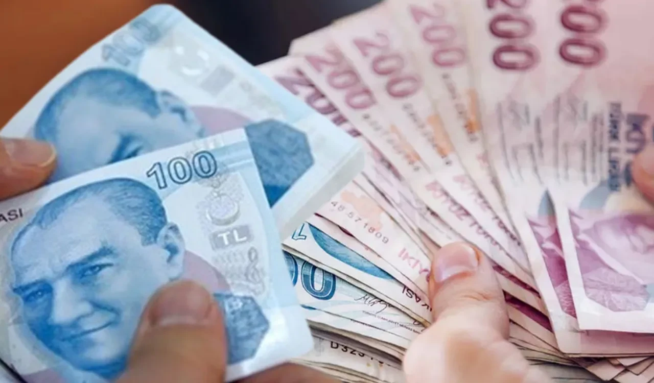 SSK, Bağ-Kur ve tüm emeklileri ilgilendiriyor! Emekli bayram ikramiyesinin yatırılacağı tarih belli oldu