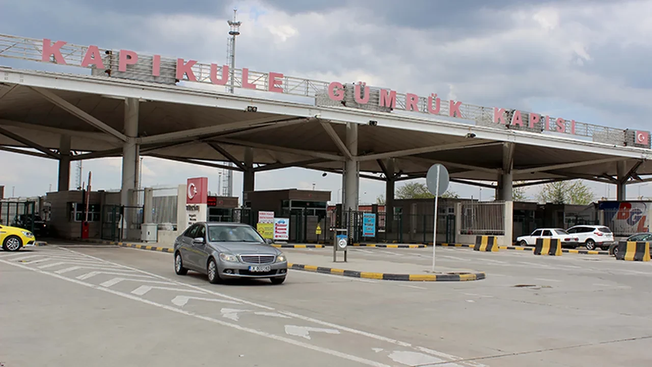 Bedava otoyol bitti! Borçlu araçlara sınırda fren: Yeni düzenleme açıklandı