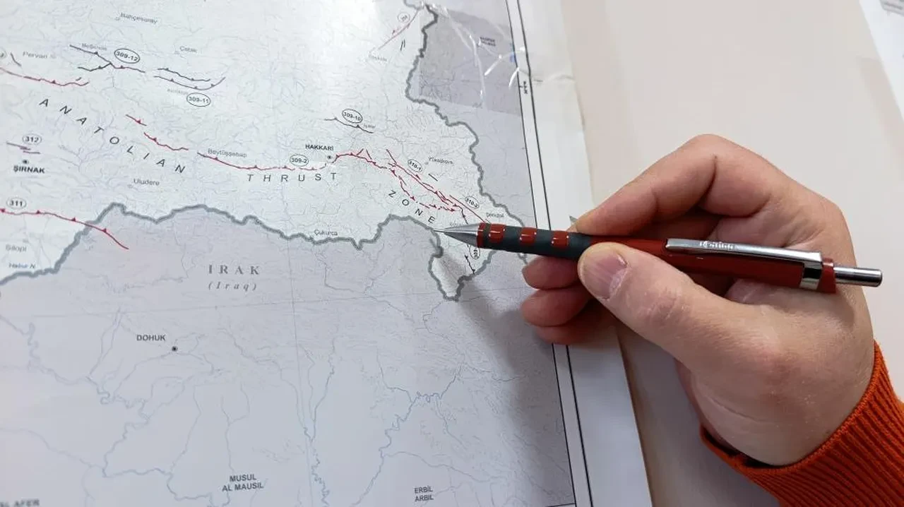 Hakkari depremi sonrası uzmanlardan korkutan uyarı: Enerji birikiyor, sarsıntılar devam edecek