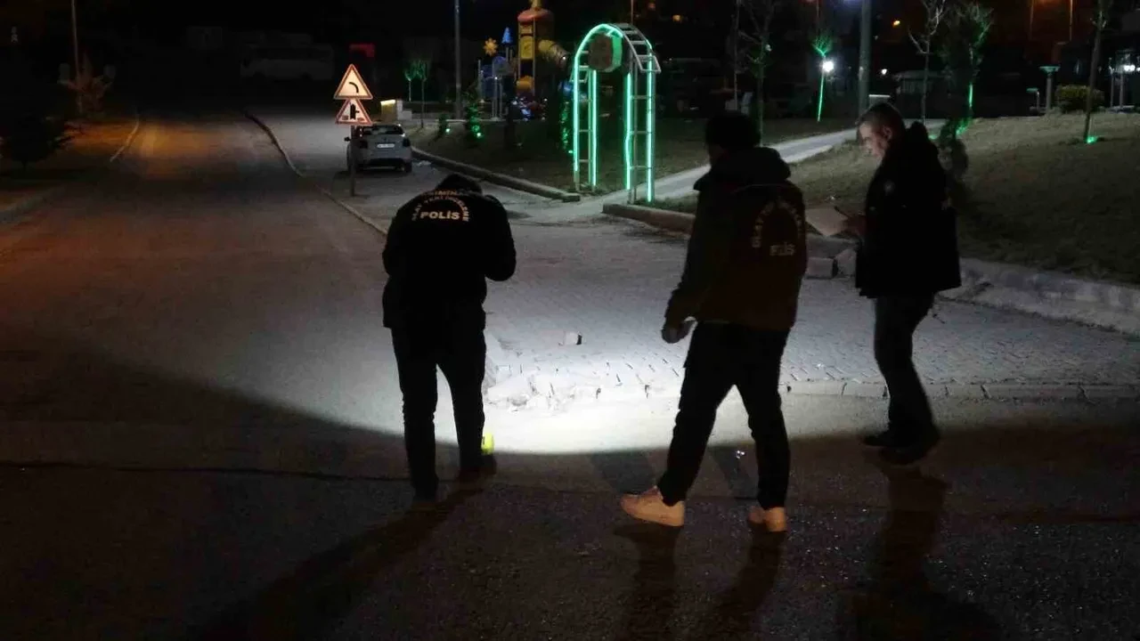 Malatya'da maganda dehşeti: Kaldırımda yürürken faciayı yaşadı!