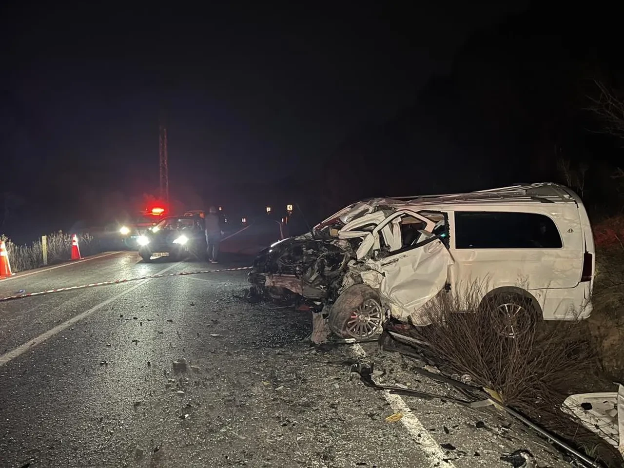 Sarıyer'de İETT otobüsü ile ticari araç çarpıştı: Ölü ve yaralı var!