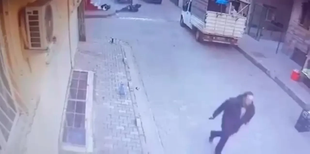 16 yaşındaki gencin öldürüldüğü silahlı saldırı kamerada