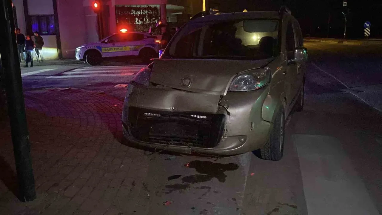 Bursa’da ticari araç ile otomobil çarpıştı: 5 yaralı