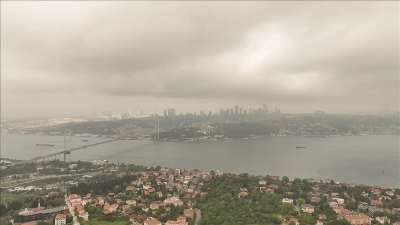 Çöl tozu İstanbul'u etkisi altına aldı! İşte nefes almanın en zor olduğu ilçeler