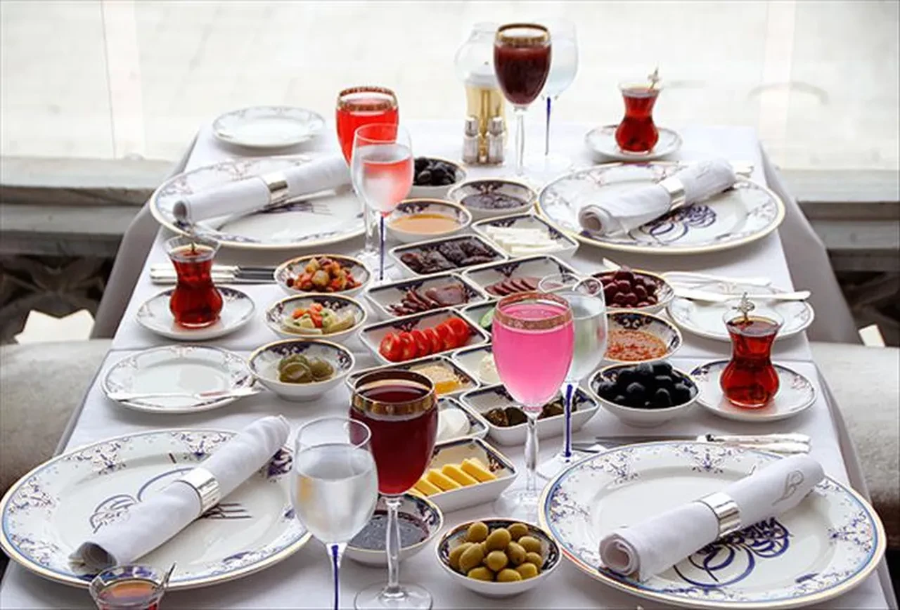 Fiyatlar cep yakıyor! Dışarıda iftar yapmak lüks oldu: Araştırma sonuçları ortaya koydu