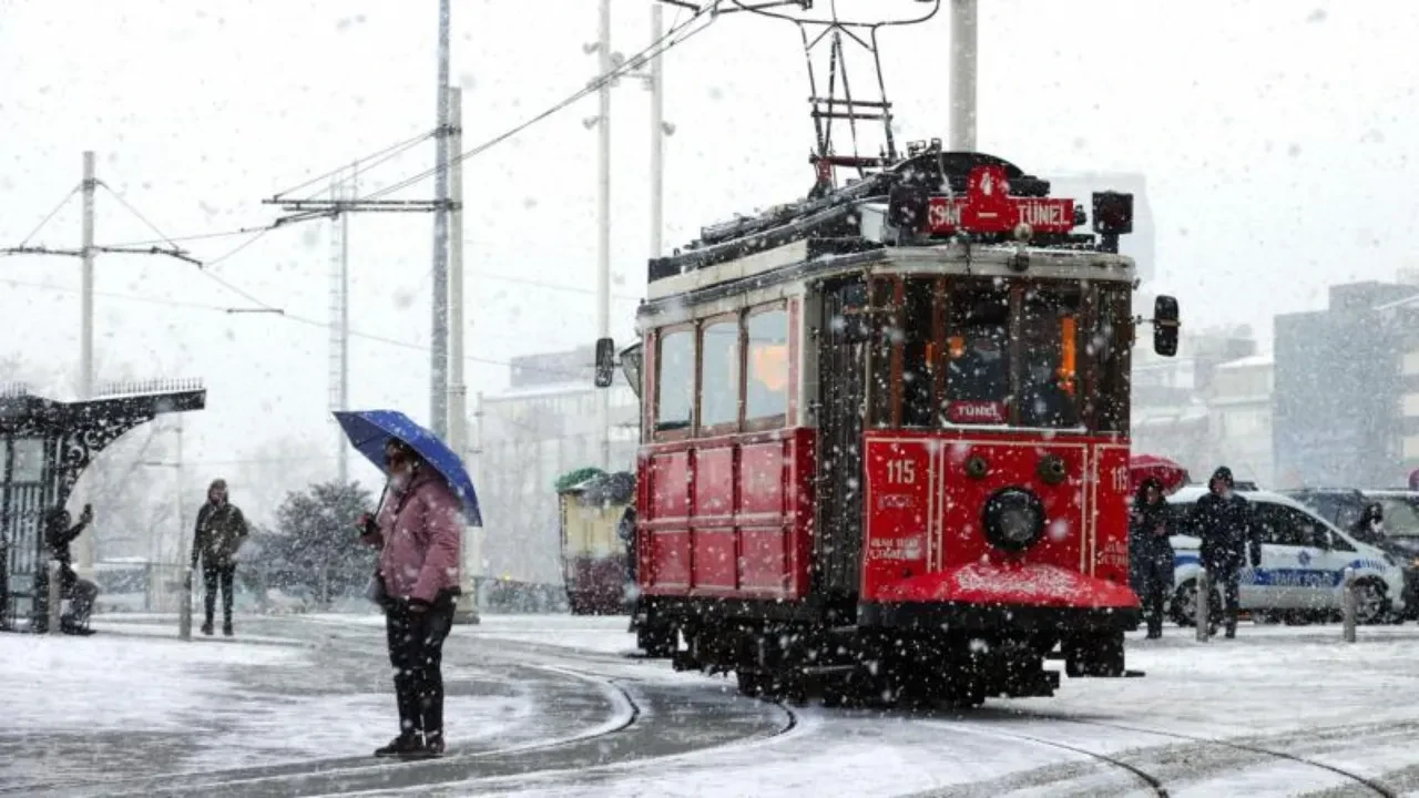 Meteoroloji uyardı! Sıcak havaya veda: Yeniden kar geliyor