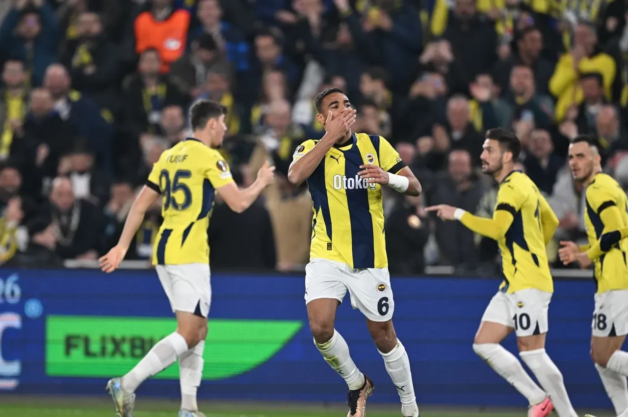 Rangers Fenerbahçe maçında kimler eksik, sakat, cezalı? Sarı-lacivertlilerden 2 futbolcu kadroda yok