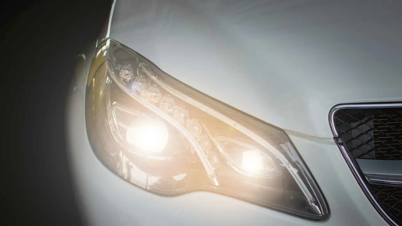 Beyaz far yasağı ne zaman başlıyor? Xenon far yasağının cezası gündem oldu