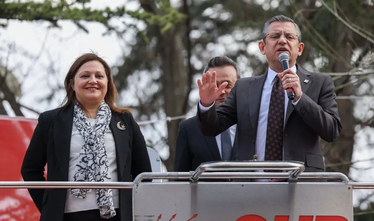 CHP'li belediye başkanı Burcu Köksal yerini MHP'li isme bıraktı