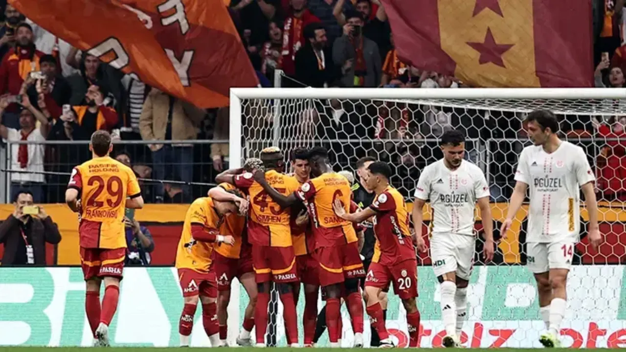 Galatasaray Antalyaspor maçı kaç kaç bitti? Sarı kırmızılılardan dört dörtlük mücadele