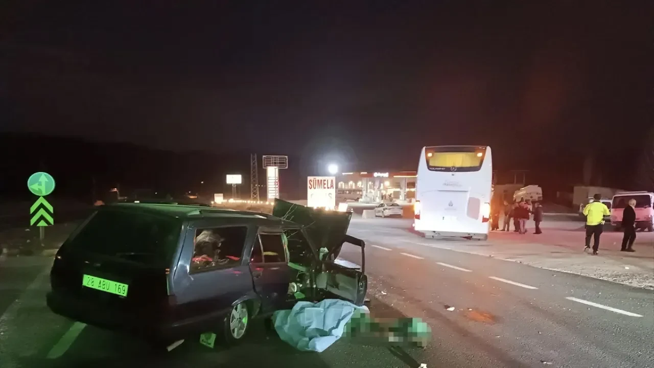 Kastamonu’da feci kaza! Otobüs ve otomobil çarpıştı: 1 ölü, 1 yaralı 