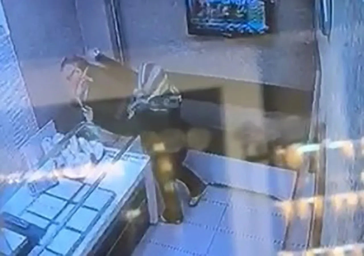 Kayseri’de bankacının sarrafı soymak için girdiği kılık pes dedirtti!