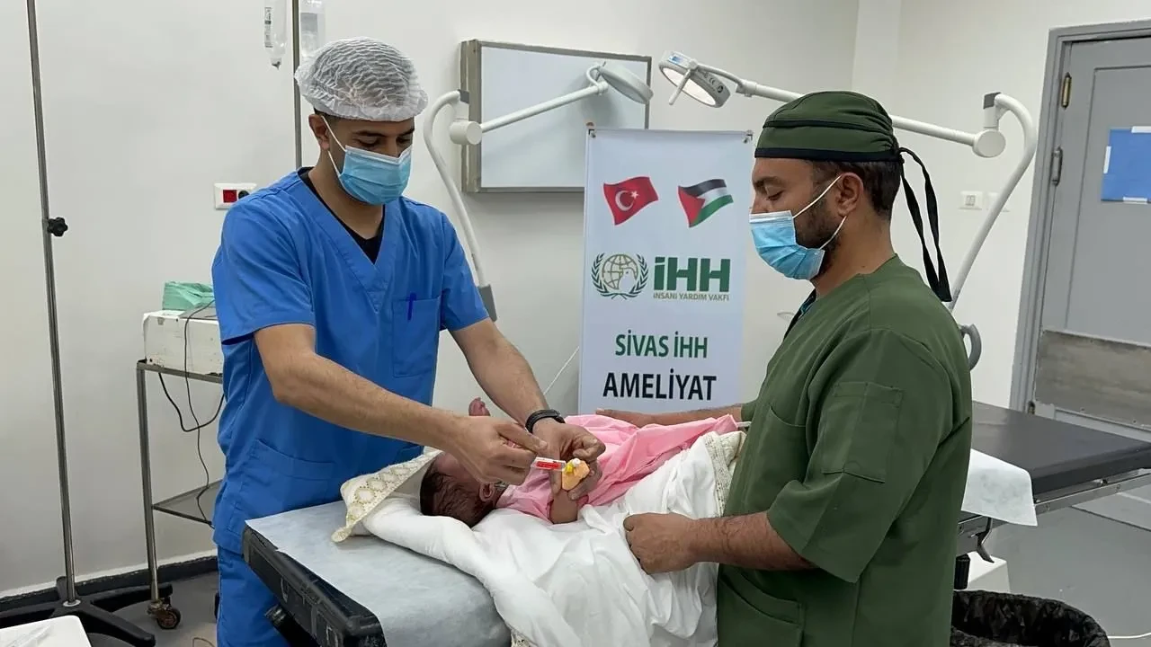 Türk doktorlardan Gazzeli yaralılara ameliyat desteği! 357 ameliyat gerçekleştirildi