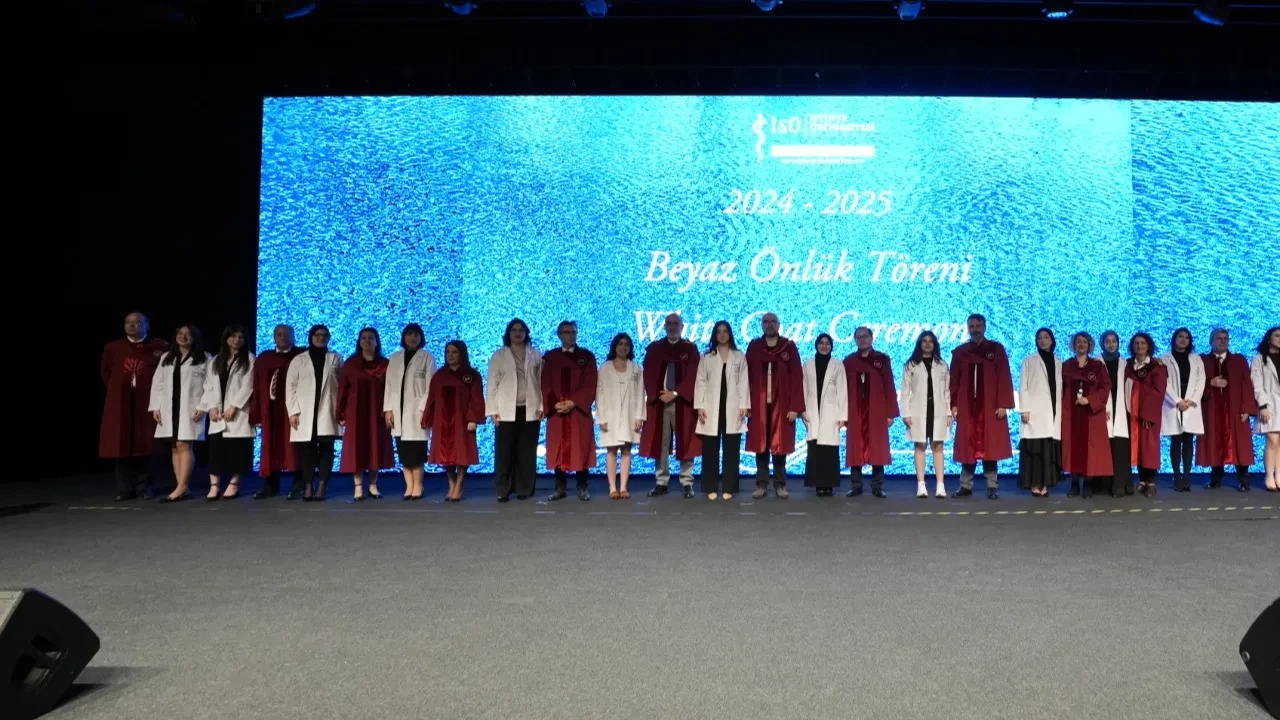 Geleceğin doktorları beyaz önlüklerini giydi  