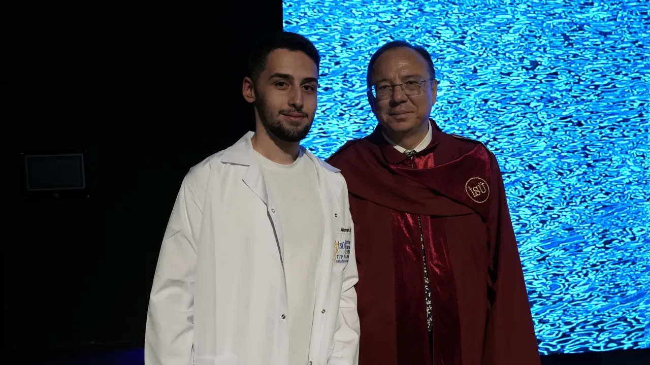 Geleceğin doktorları beyaz önlüklerini giydi  