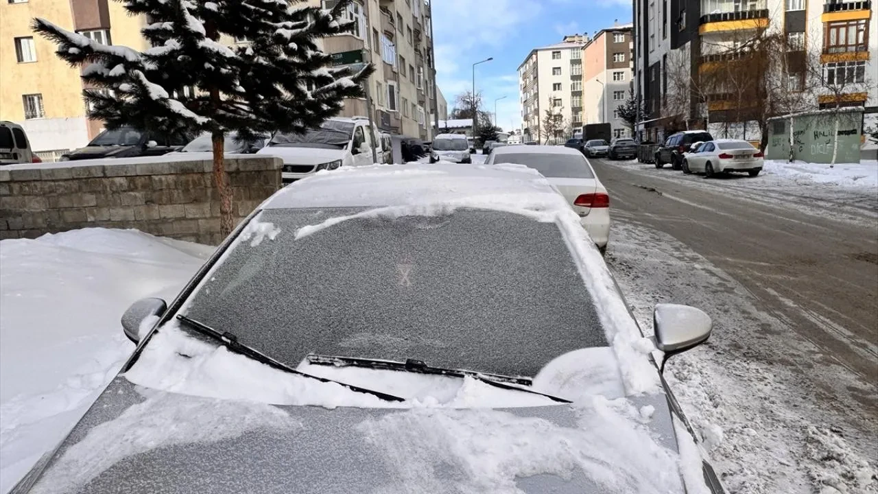 Meteoroloji'den uyarılar art arda geliyor! Kar İstanbul'un kapısına dayandı: Sıcaklık 15 derece birden düşecek