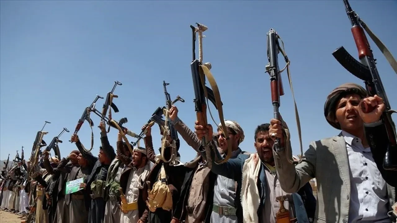 ABD, Husileri hedef aldı, Yemen'e bombalar, İran'a tehditler yağdı! Donald Trump'a cevap gecikmedi