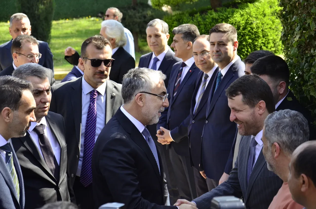 Bakan Işıkhan'dan açıklama! "Sosyal Güvenlik Kurumu artık daha hızlı, güçlü ve erişilebilir"