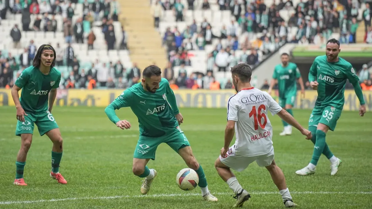 Bursaspor maçı hangi kanalda? Kuşadasıspor - Bursaspor maçının saat kaçta başlayacağı belli oldu