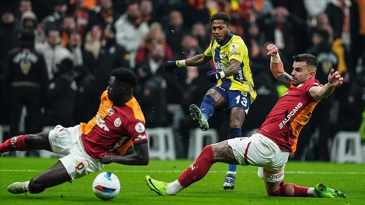 Fenerbahçe, Galatasaray kalan maçları, puan durumları milli ara öncesi gündem oldu