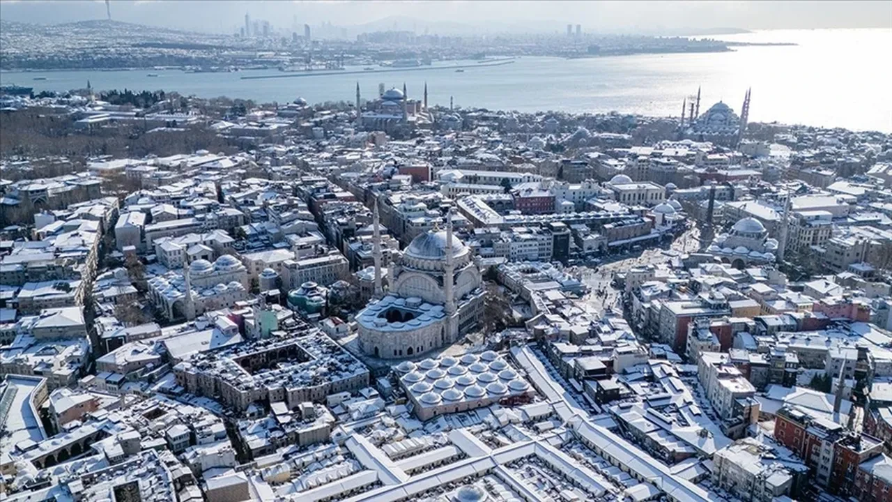 İstanbul'a ne zaman kar yağacak? MGM yarın havanın nasıl olacağını açıkladı 17 Mart 2025