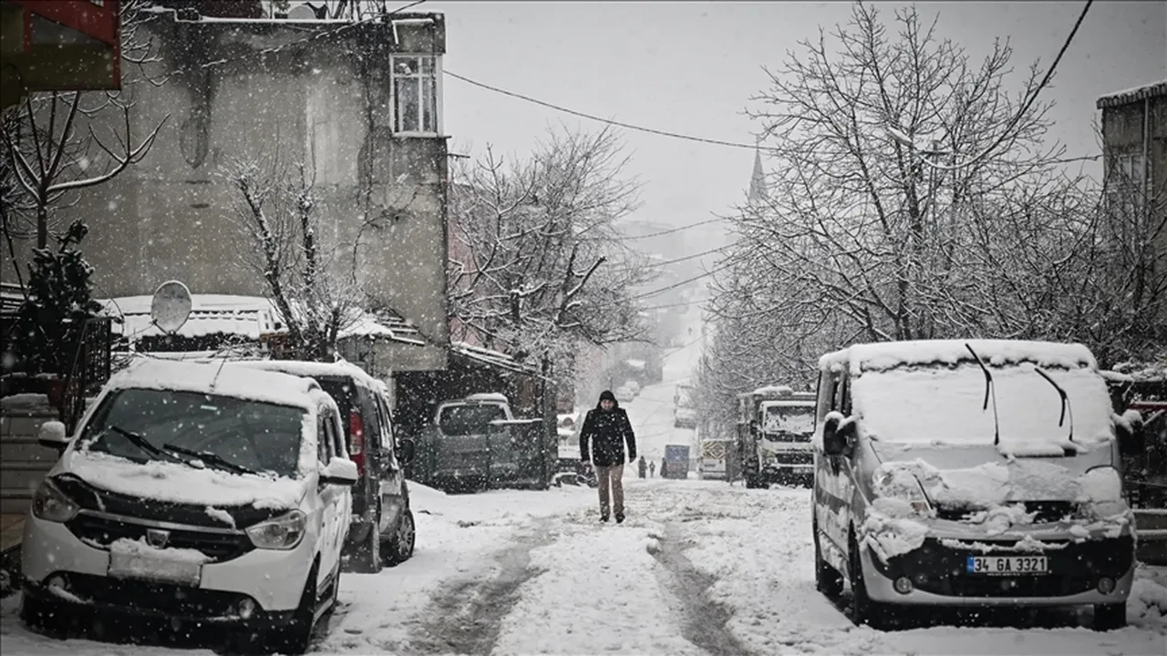 İstanbul'a ne zaman kar yağacak? MGM yarın havanın nasıl olacağını açıkladı 17 Mart 2025