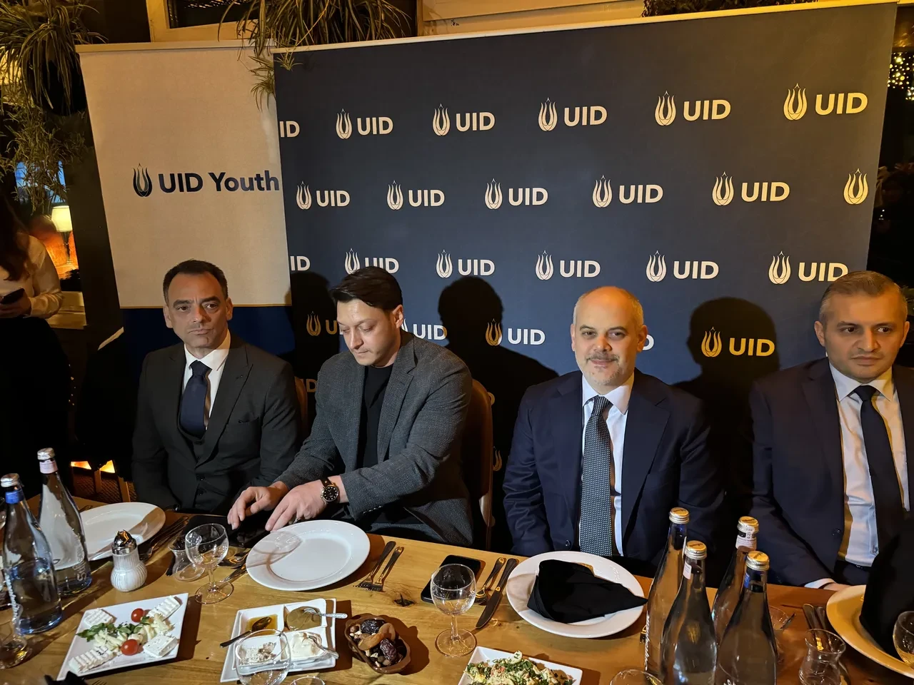 Mesut Özil'den Fenerbahçe sorusuna dikkat çeken yanıt! Kapıyı aralık bıraktı