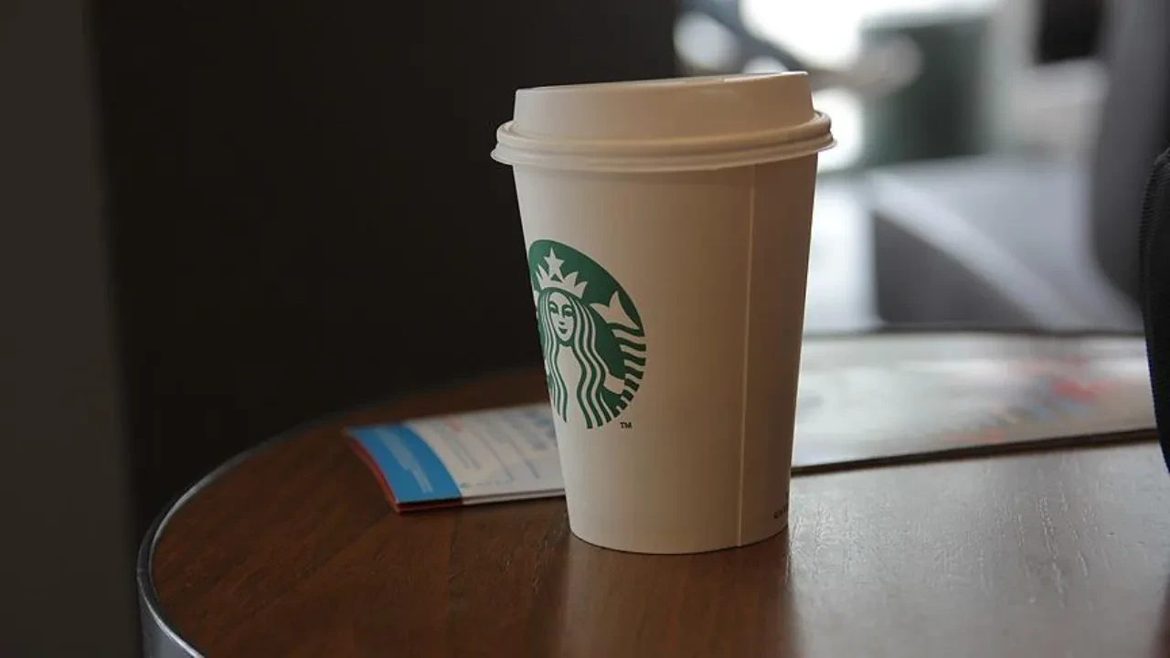 Starbucks'tan aldığı kahveyle hayatı altüst oldu: Mahkemeden tazminat kararı